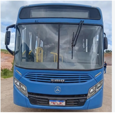 ONIBUS M. BENZ INDUSCAR APACHE U | 2011/2012 — Imagem